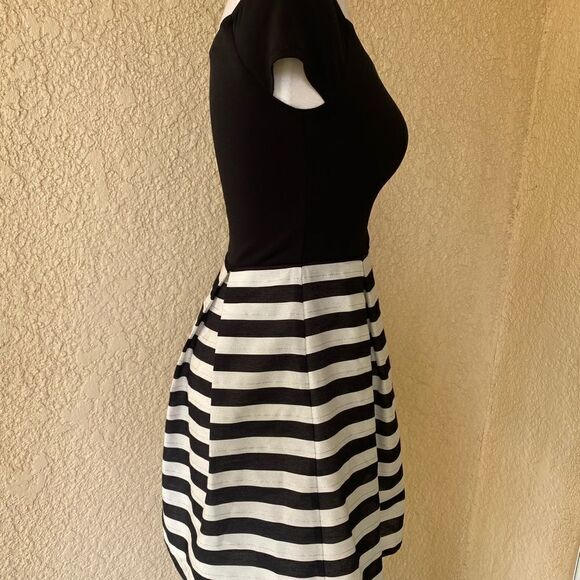 City Studio Speechless Off the Shoulder Black&White w/Silver‎ Detail Dress Sz.1 - Picture 8 of 10